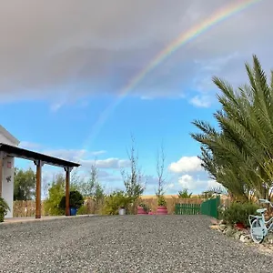 Casita Hari, Donde Tu Y Tu Tiempo Se Detienen. Tuineje