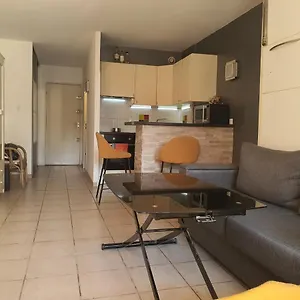 Studio Climatise A , La Ciotat France