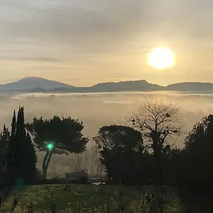 La Vue Sur Le Mont Ventoux, & Parking , Cairanne France