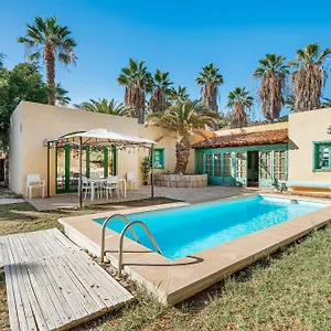 https://villa-colliure.tenerifehoteles.net